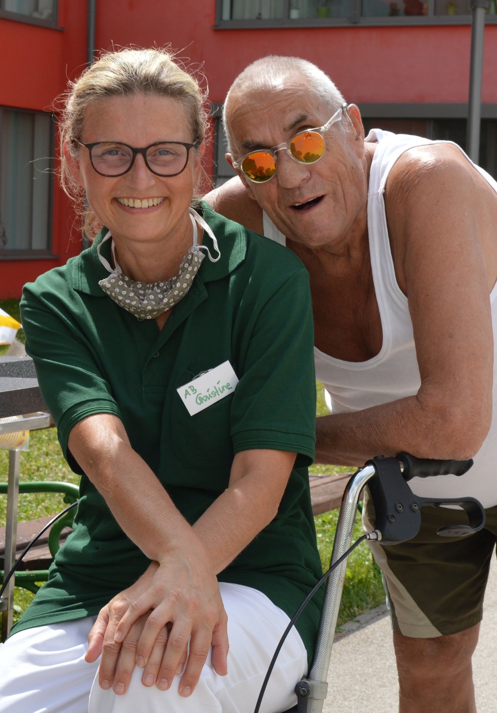 Eine Frau und ein Mann.